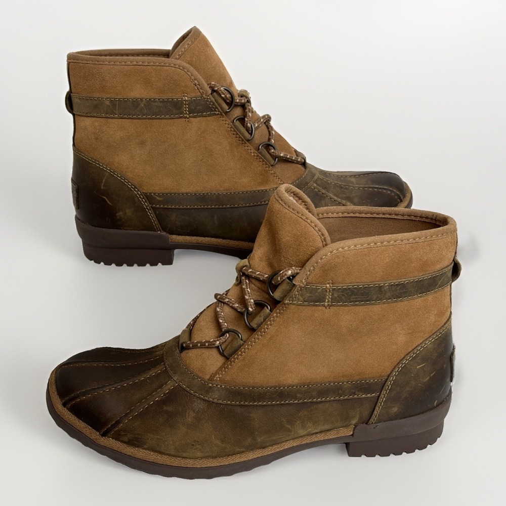 UGG NWOB Greda Waterproof Duck Boot Chestnut Leather / Suede - 12 US